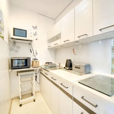 - Haus H, App 0h0201 *