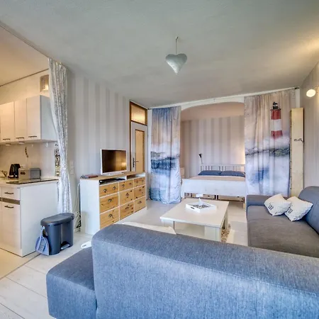 - Haus H, App 0h0201 *