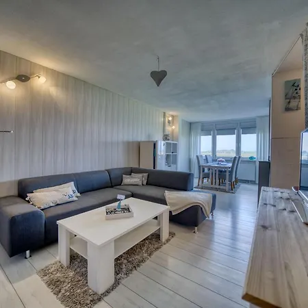 - Haus H, App 0h0201 Apartment *